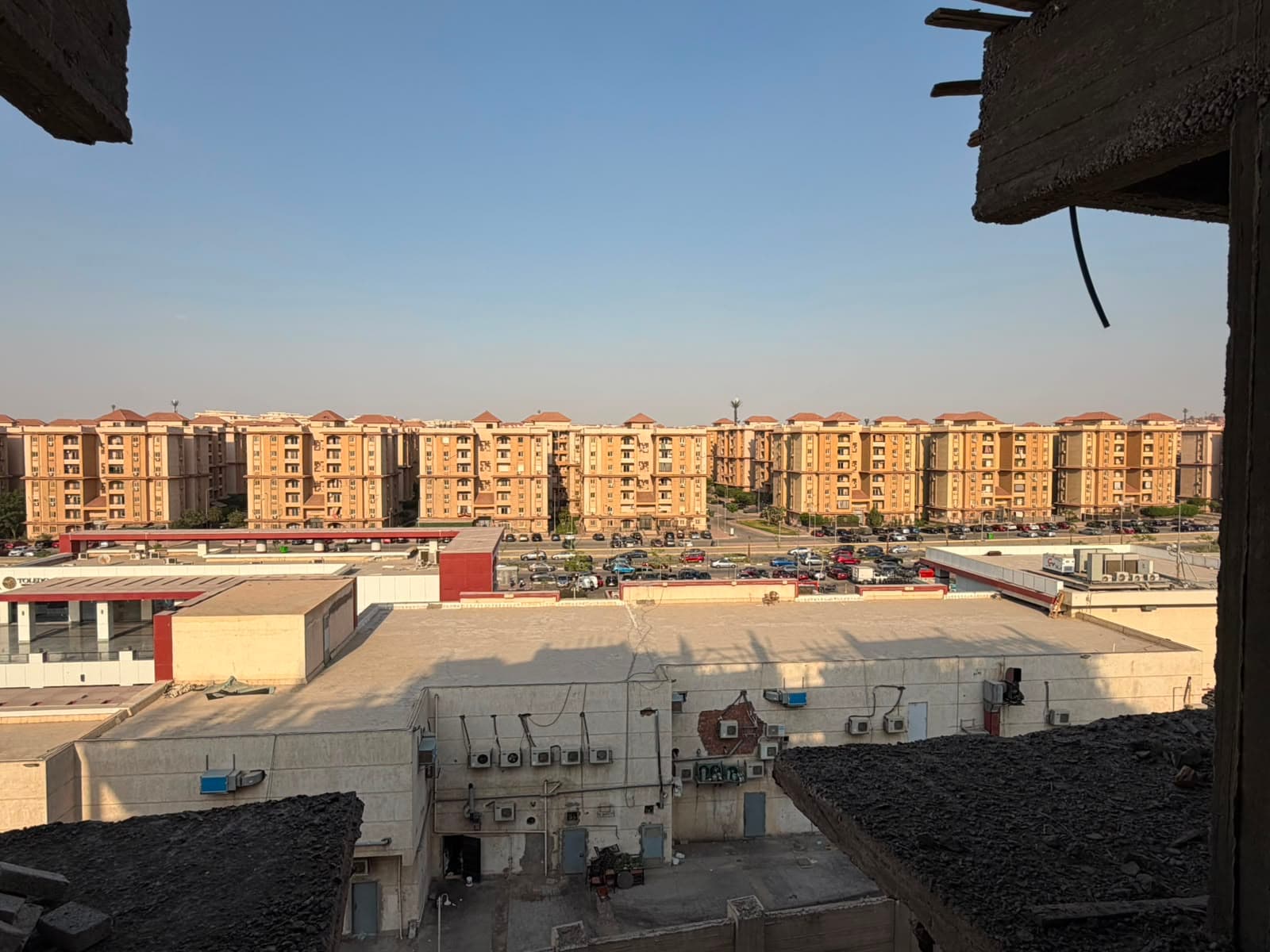 "ليه تستنى سنتين وثلاثة؟ استلم وحدتك متشطبة بالكامل في كمبوند MAYAN الشروق خلال 9 شهور بمقدم 690 ألف جنيه."